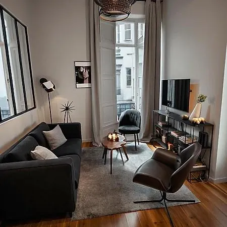 Elegant Close To Champs-elysees Apartment Paris